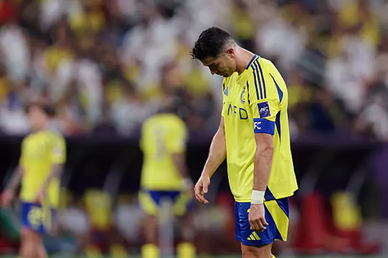 ختام الرحلة: تغريدة غامضة من رونالدو تُشعل الجدل في وسائل الإعلام العالمية