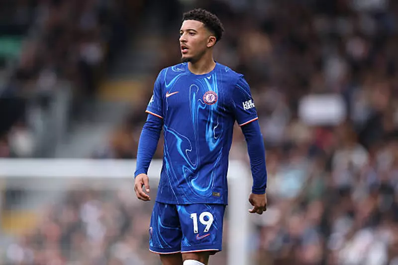 ديلي ميل: باير ليفركوزن يعبر عن اهتمامه بضم سانشو وسط عقبات تواجه الصفقة