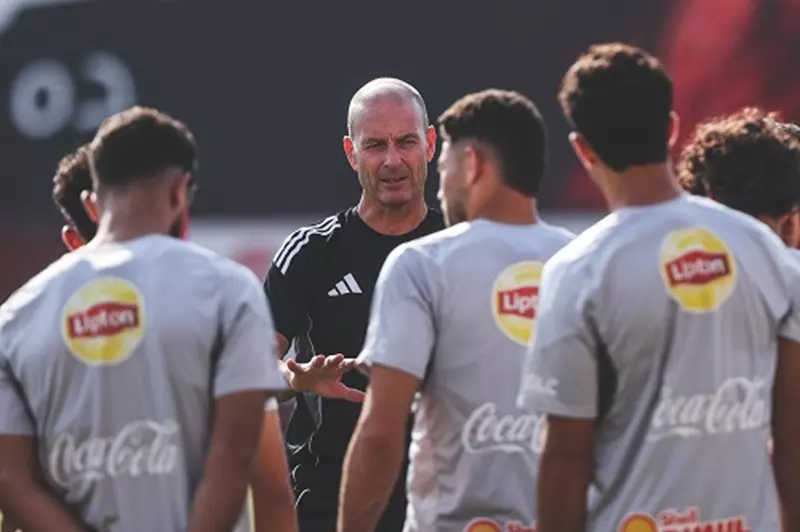 الصدارة وقمة محتملة.. 4 تحديات تنتظر توروب مع الأهلي